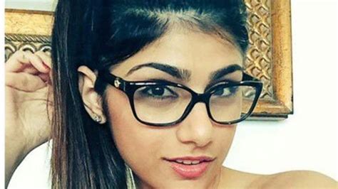 mia khalifa scenes|Mia Khalifa Porn Videos 